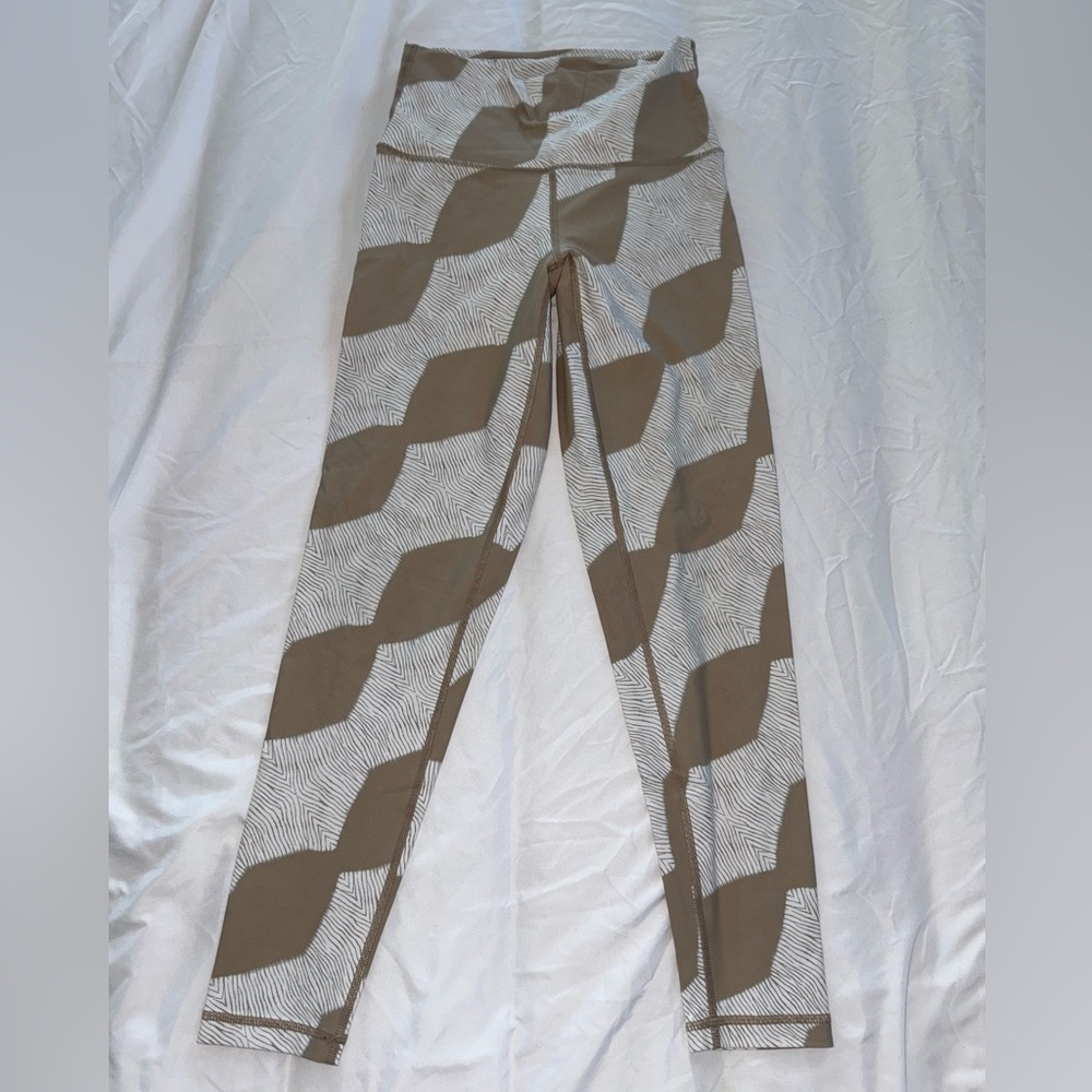 Aerie Brown and White Geometric Patterned Leggings